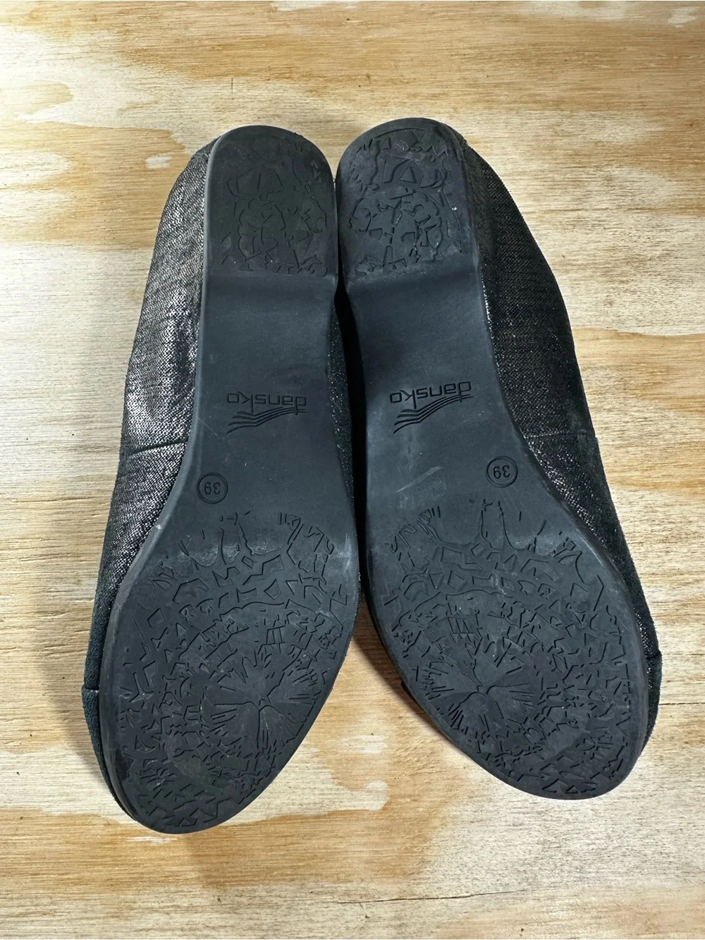 Dansko Lisanne Pewter Shimmery Ballet Flats Women’s Size 8.5